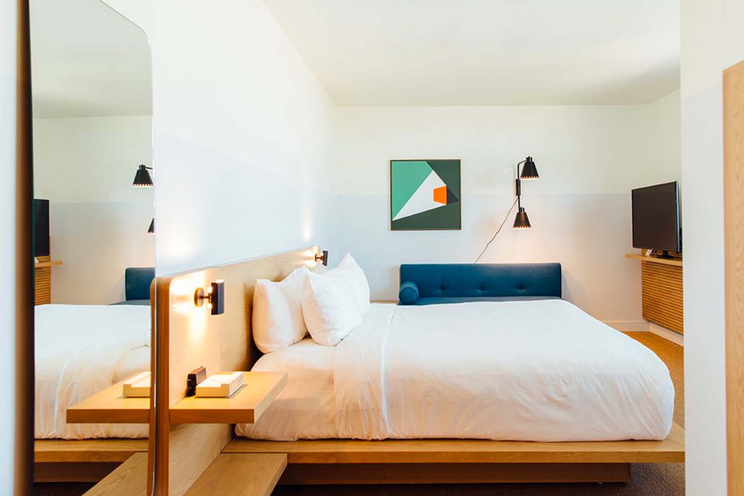 Hotel June