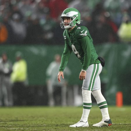 The Top NFL Storylines of Week 12: Jake Elliot, David Tepper and Aaron Rodgers
