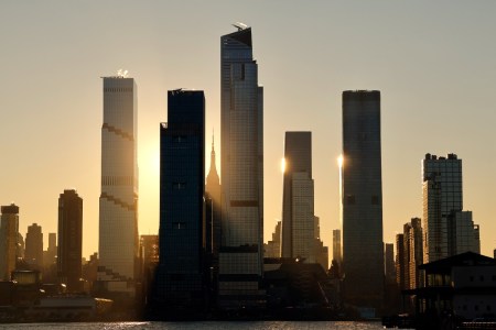 Does Manhattan Have a Luxury Real Estate Problem?