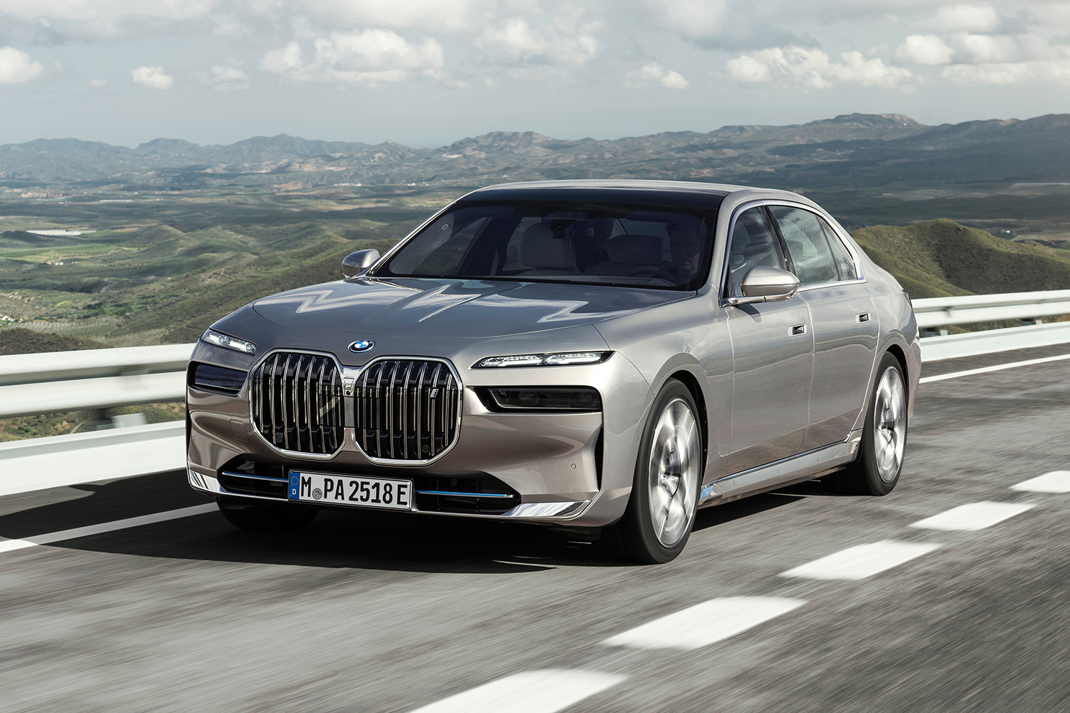 BMW i7