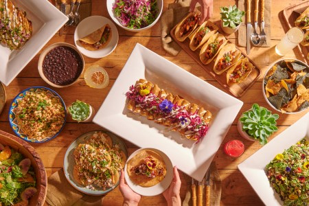 Everyone Will Love These LA Vegan Restaurants