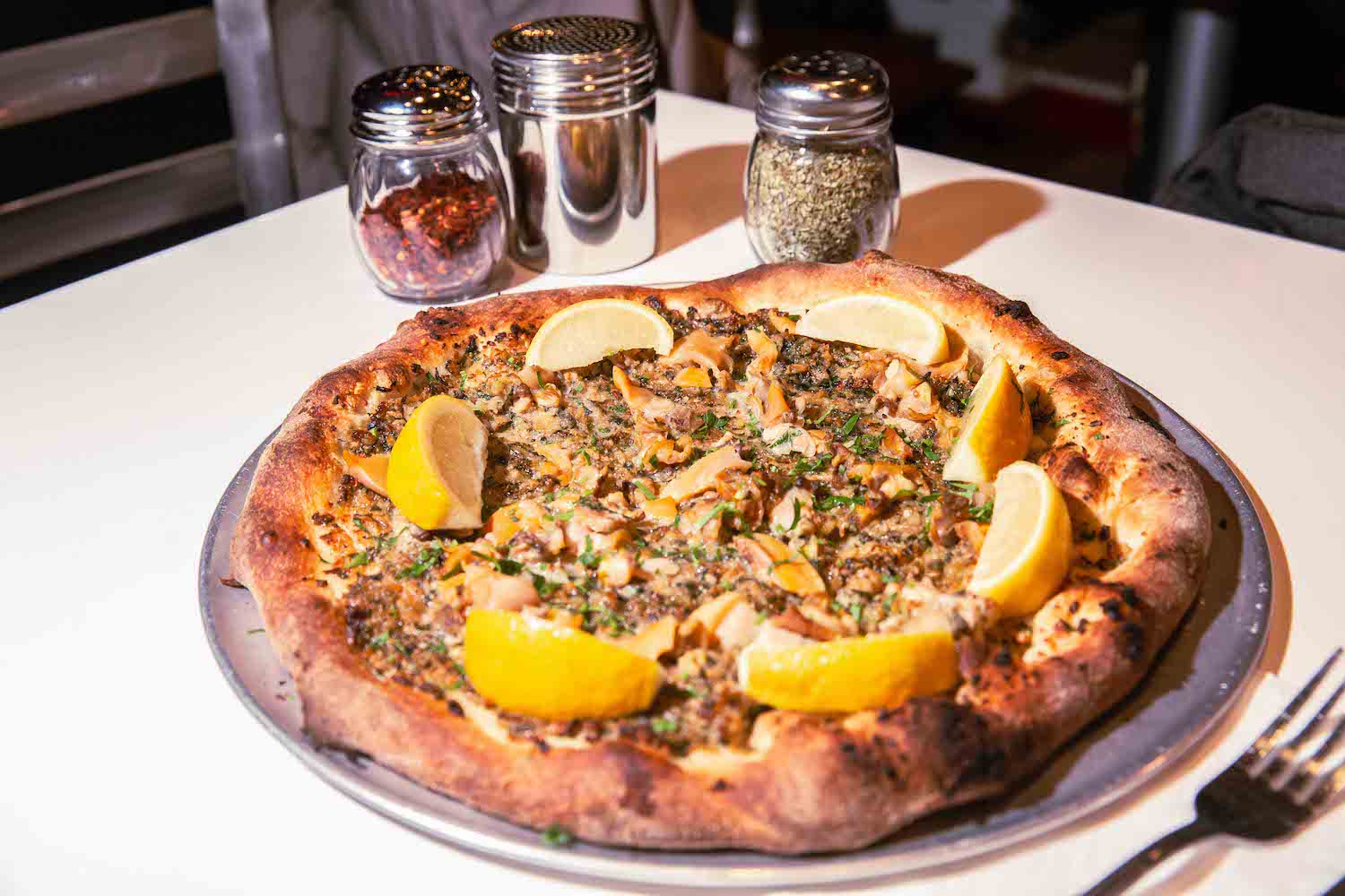 clam pizza bellucci's