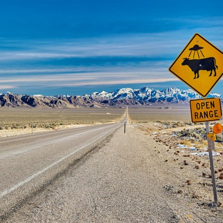 UFO road sign