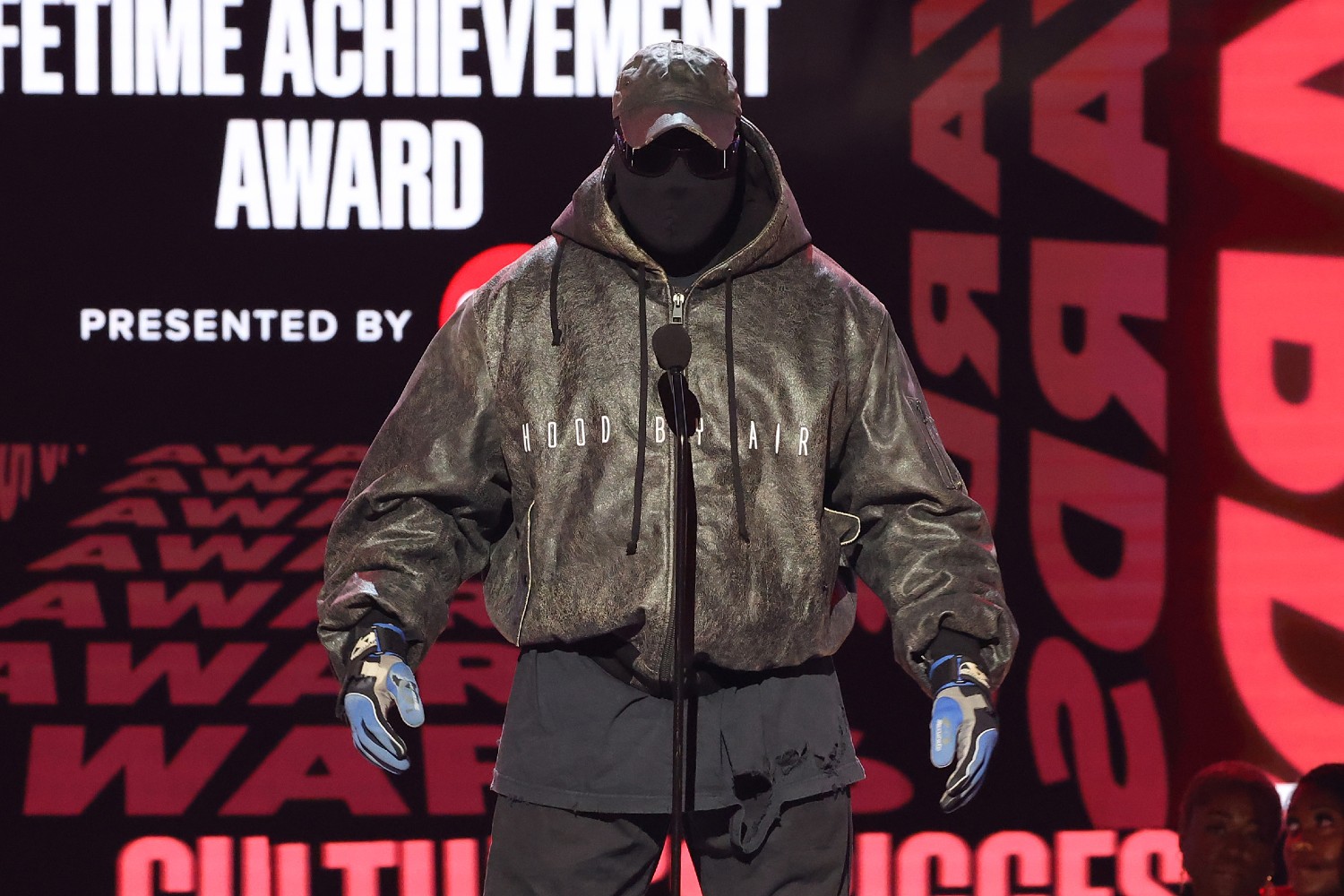 Kanye West, 2022