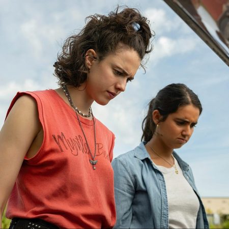 Margaret Qualley and Geraldine Viswanathan in "Drive-Away Dolls"