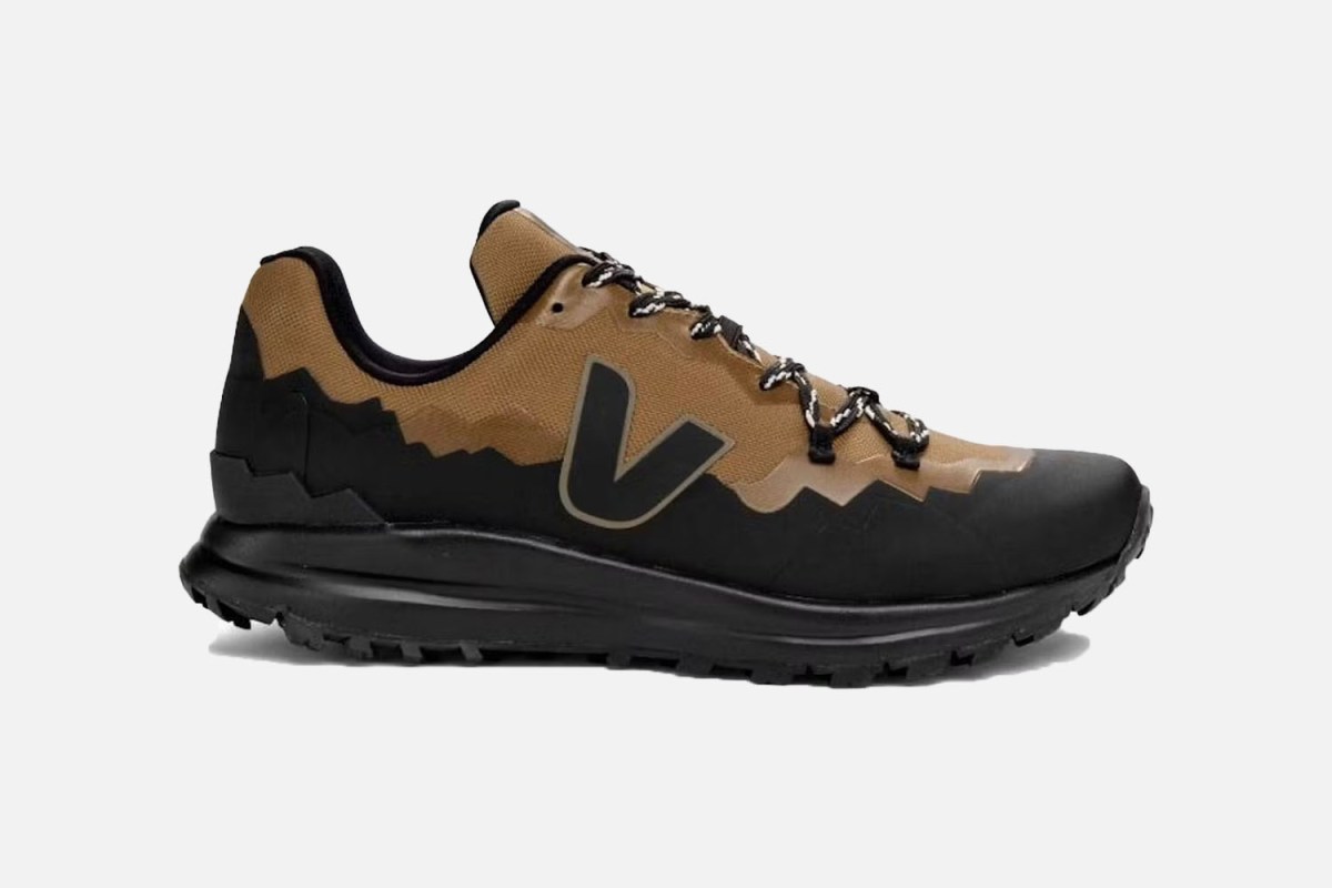 Veja Fitz Roy Trail Sneaker