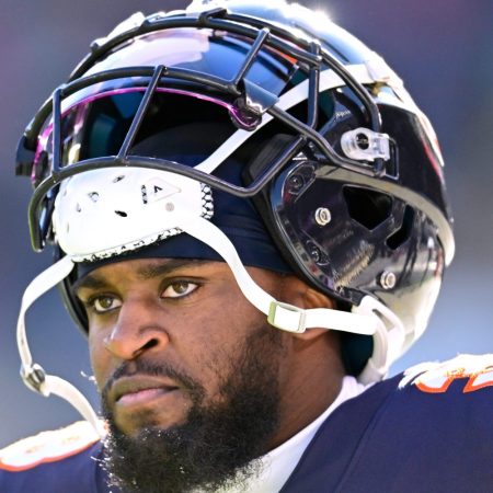 Jaylon Johnson of the Chicago Bears looks.