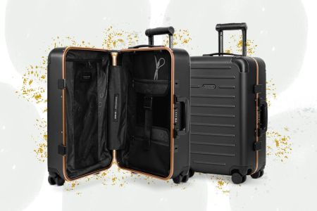 Review: The Internet-Famous Solgaard Carry-On Closet