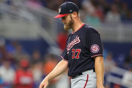 Stephen Strasburg being taken out of a game in 2022.