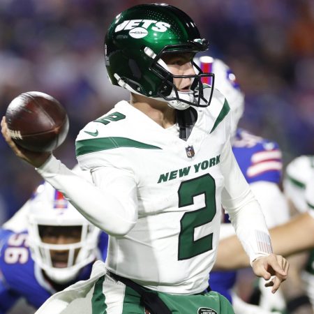 Zach Wilson throws a pass against the Bills.