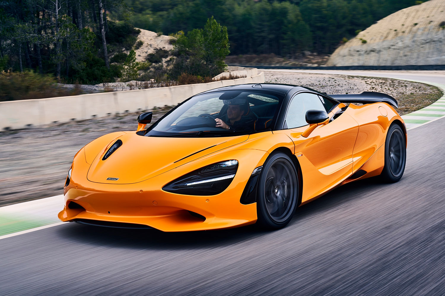 The 2024 McLaren 750S Coupe in orange