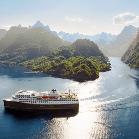 Havila Castor in Trollfjorden