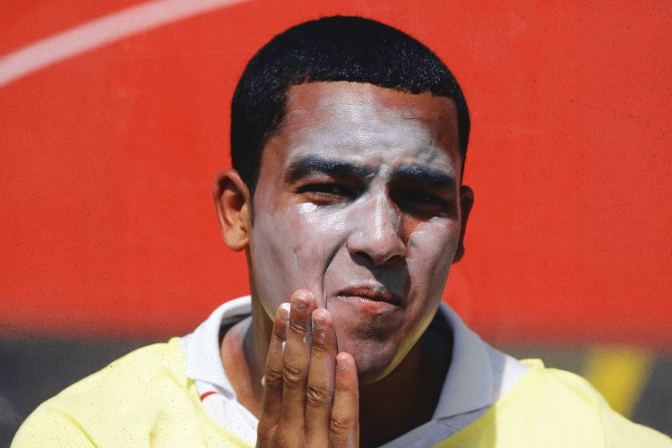 a man rubbing in SPF