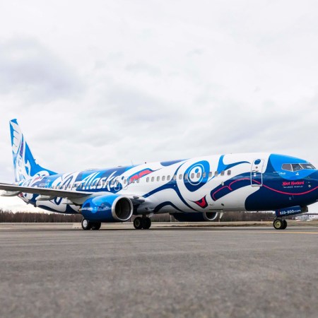 Alaska Airlines "Salmon People" plane