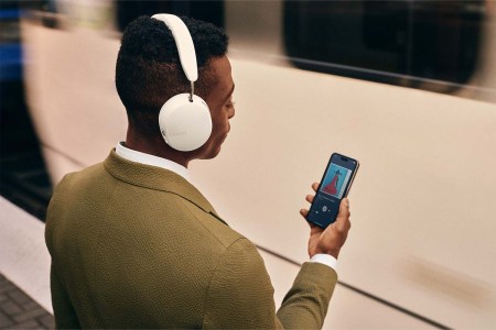 Review: The Sonos Ace Headphones Are Ideal for a Particular Kind of Audiophile