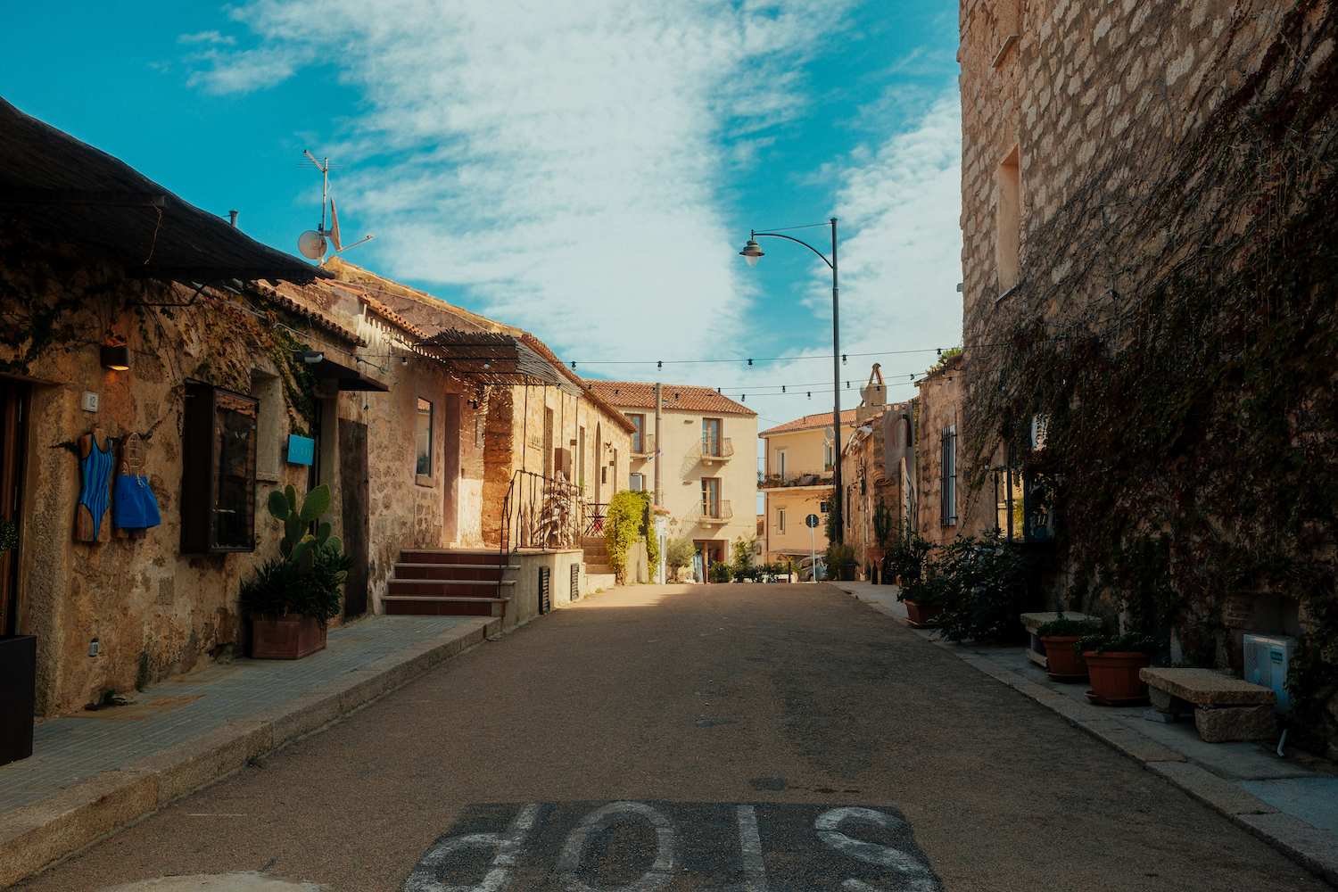 A quiet San Pantaleo street in mid-October