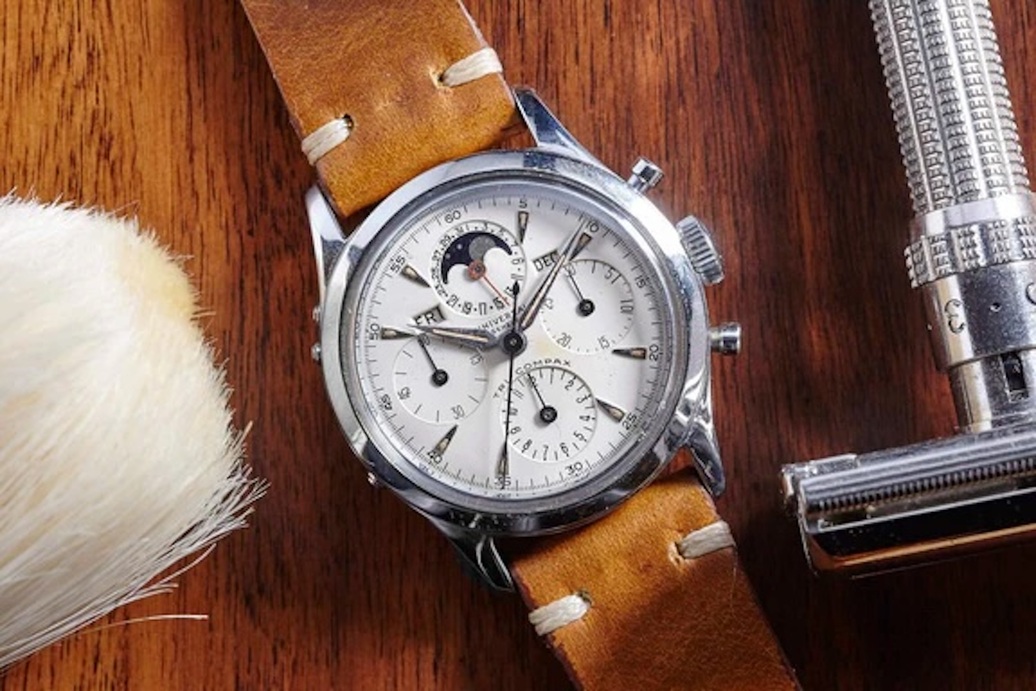 Universal Genève Tri-Compax ref. 22297