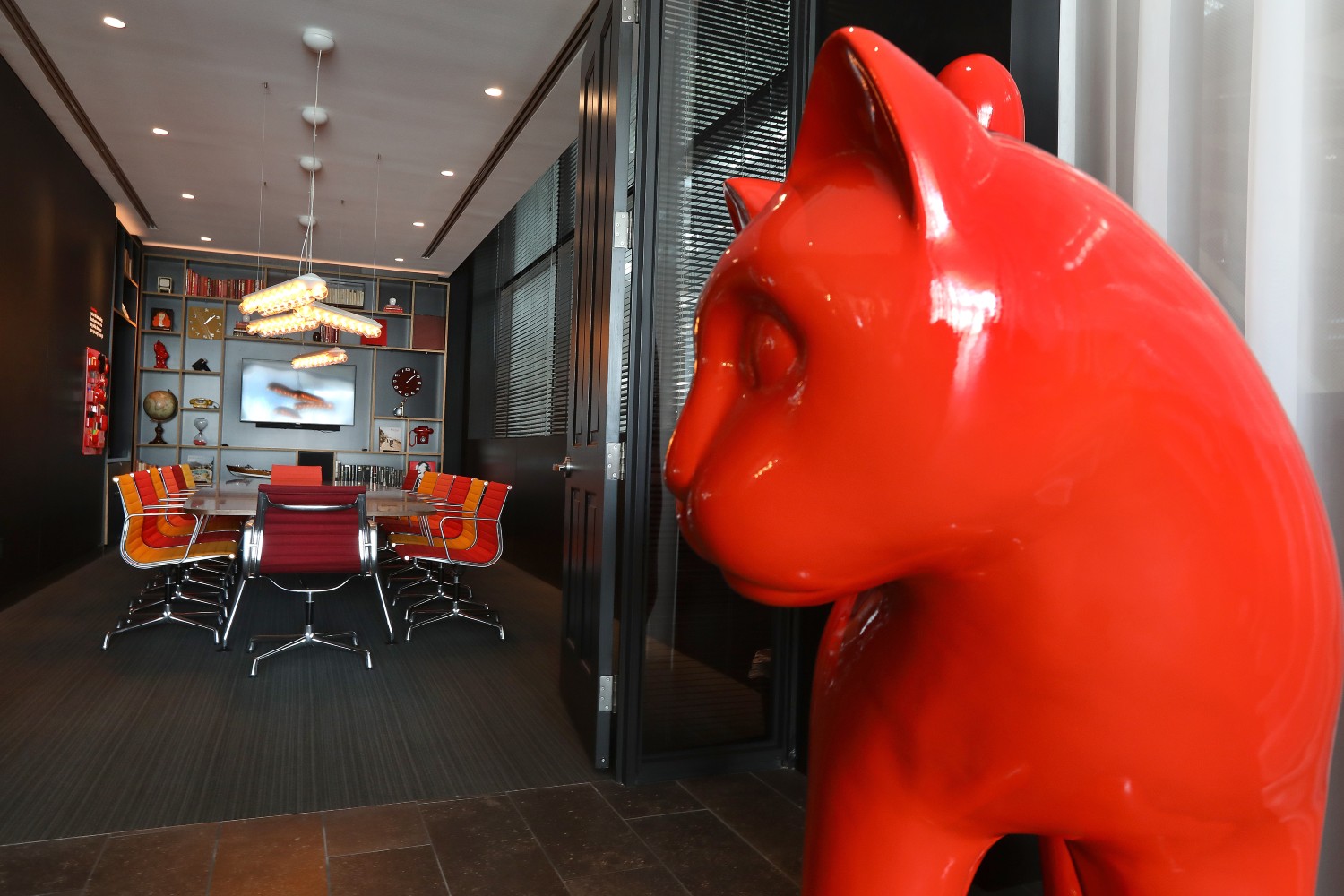 Giant cat in a CitizenM room