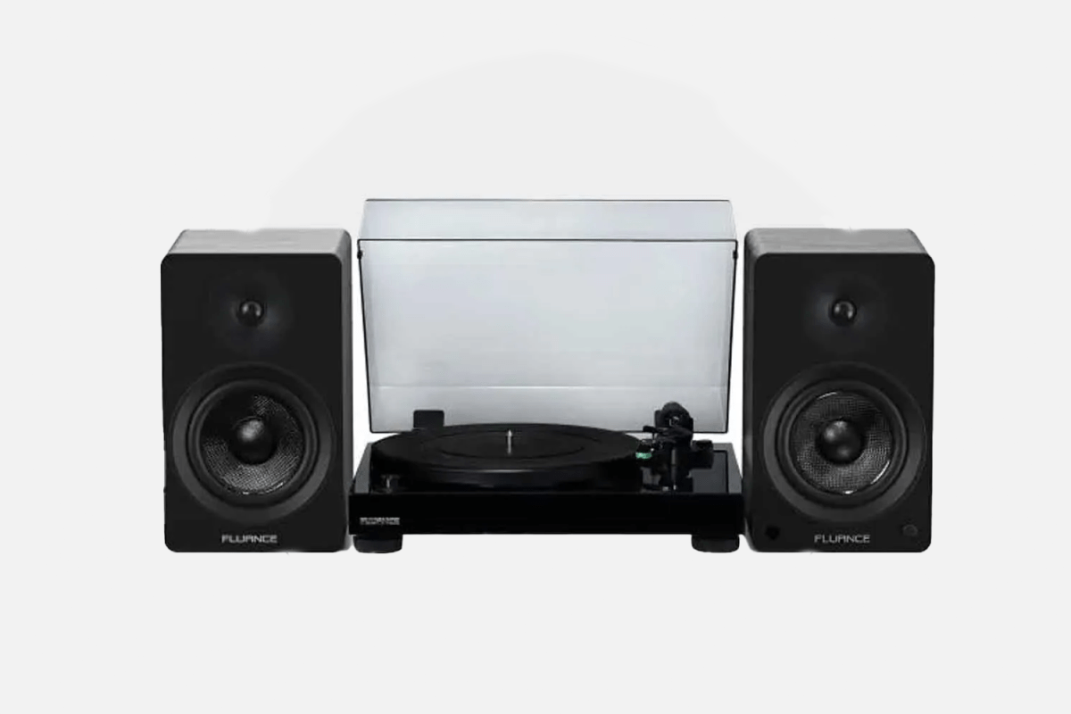 RT81 Elite High Fidelity Vinyl Turntable with Ai61 Powered 6.5” Bookshelf Speakers