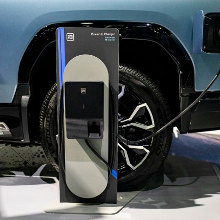 GMC Sierra charging