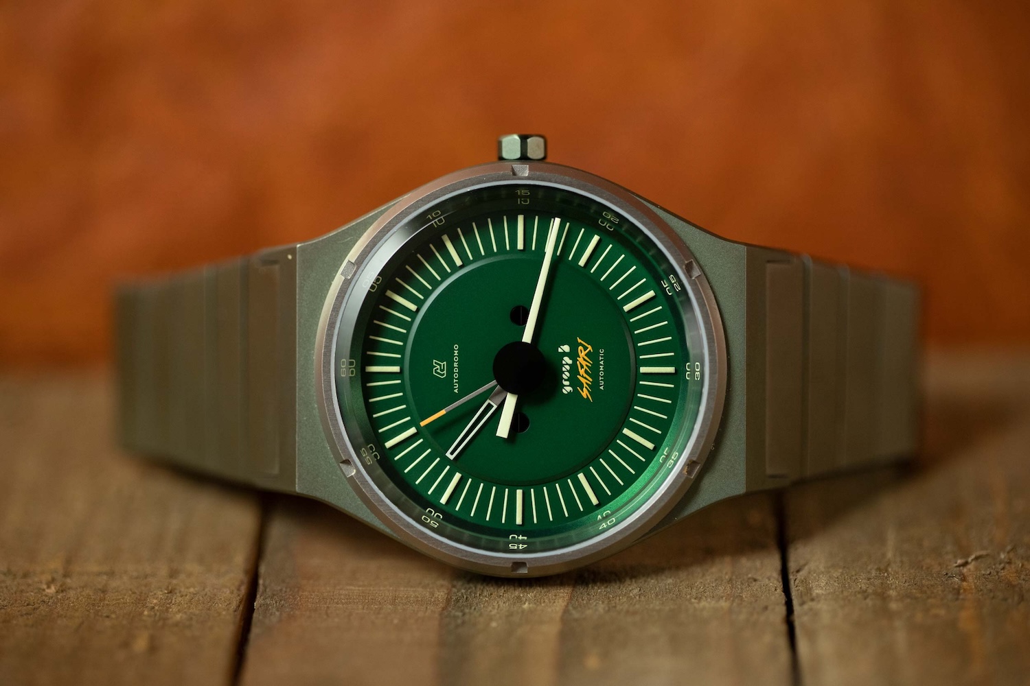 Autodromo Group B Series 2 with a Miyota 9015 automatic caliber