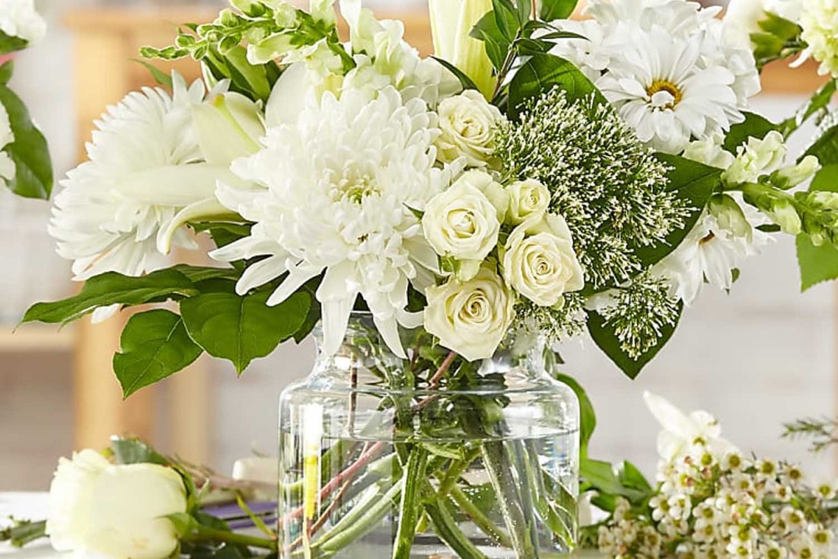 FTD Classic Ivory Deluxe