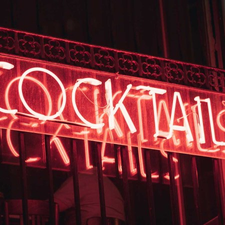 cocktails neon sign