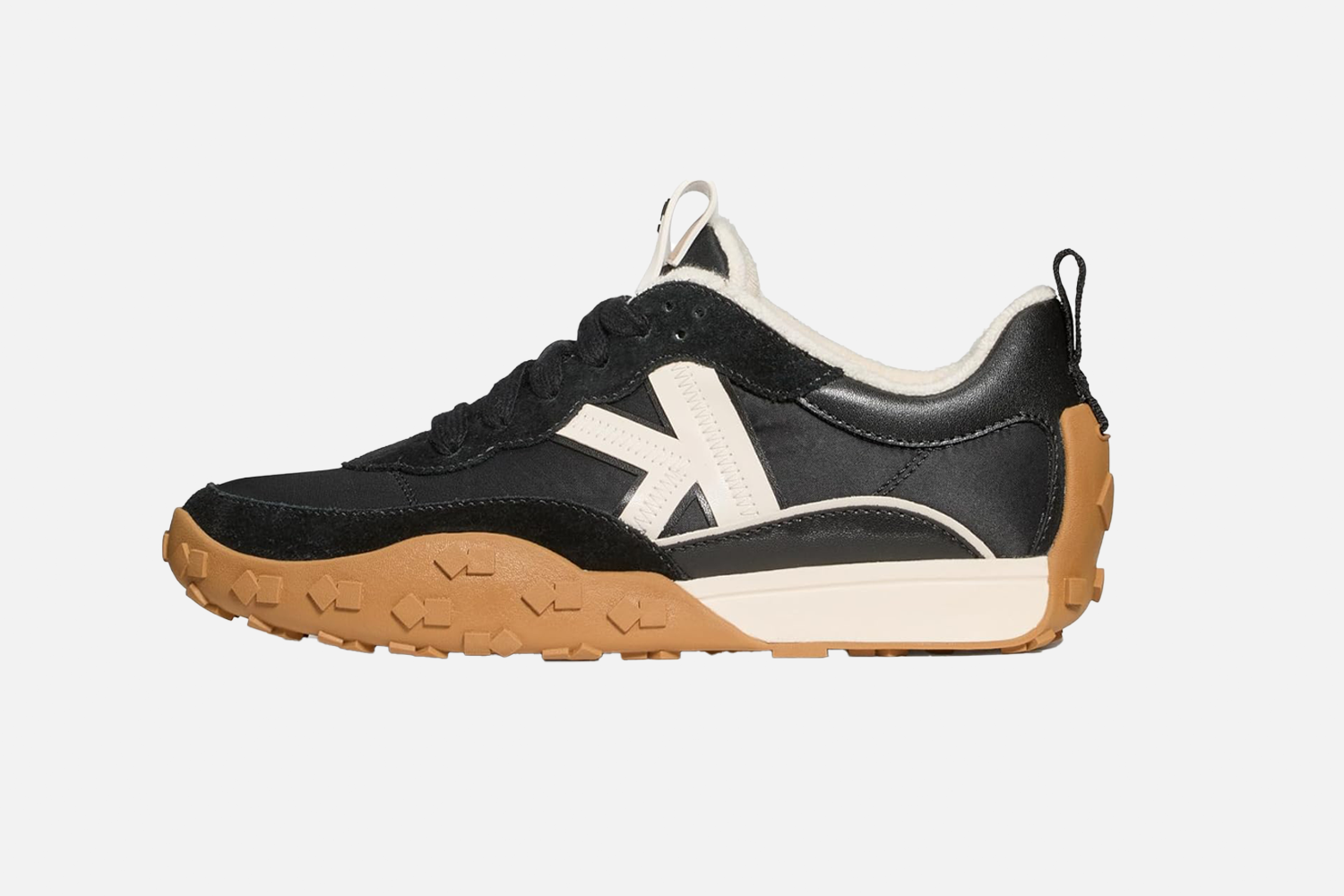 Kate Spade K as in Kate Runner