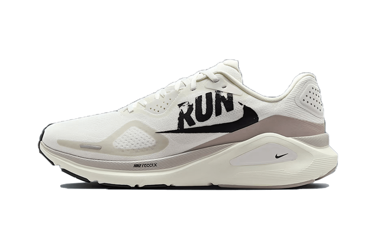 Nike Structure 26 Road Running Shoes