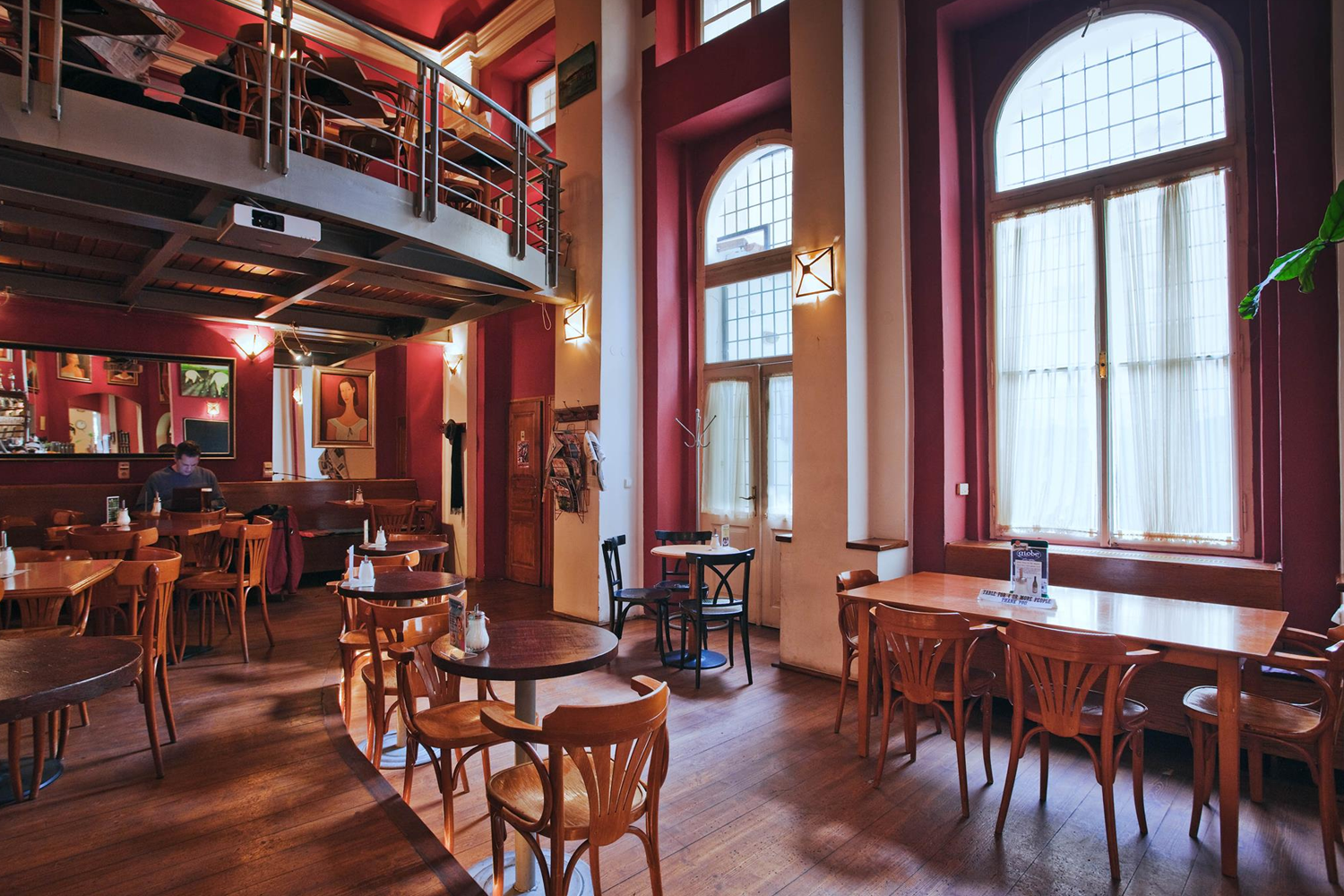 The Globe café