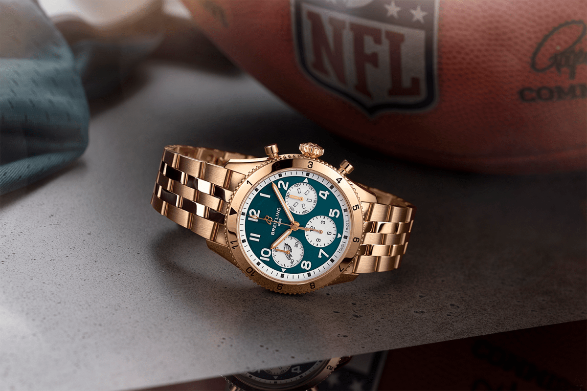 Breitling <strong>Classic Avi Chronograph 42 Super Bowl LIX Philadelphia Eagles Limited Edition</strong>