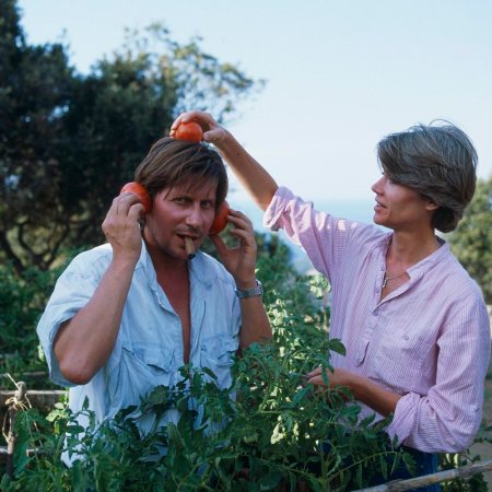 Jacques Dutronc And Francoise Hardy among tomato plants In Corsica
