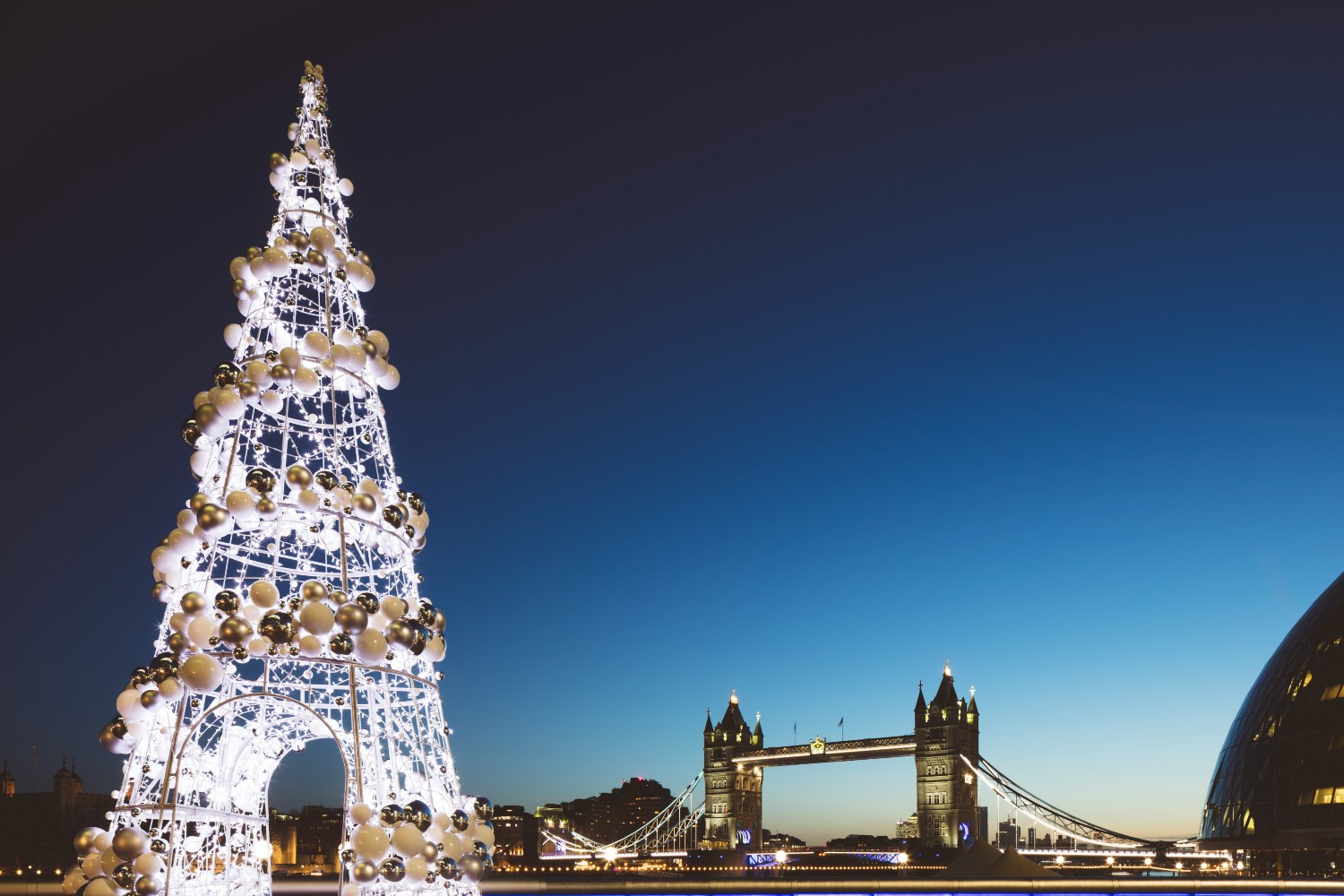 London decorated for the holidays