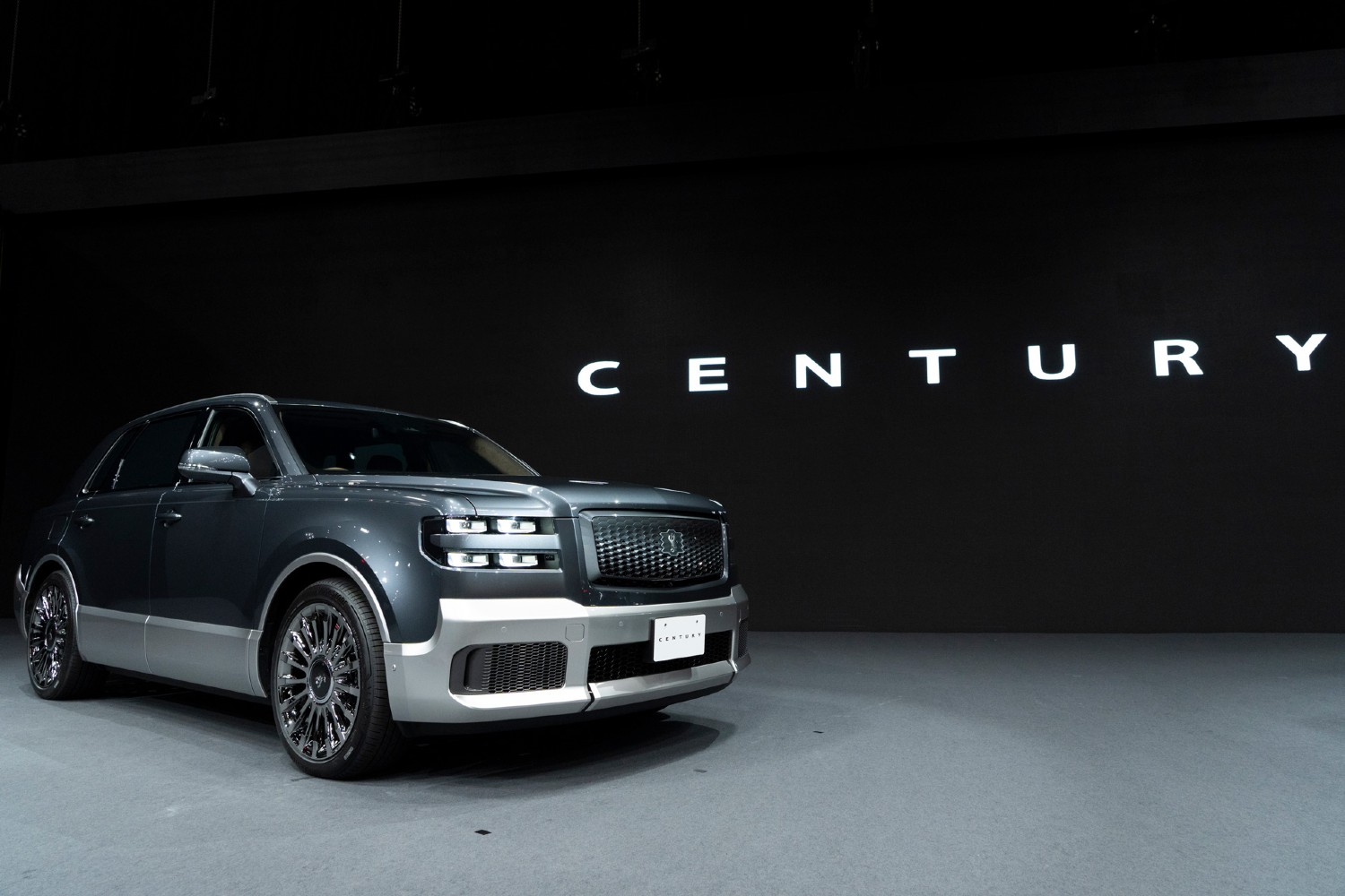Toyota Century SUV