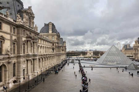 Lines outside the Louvre