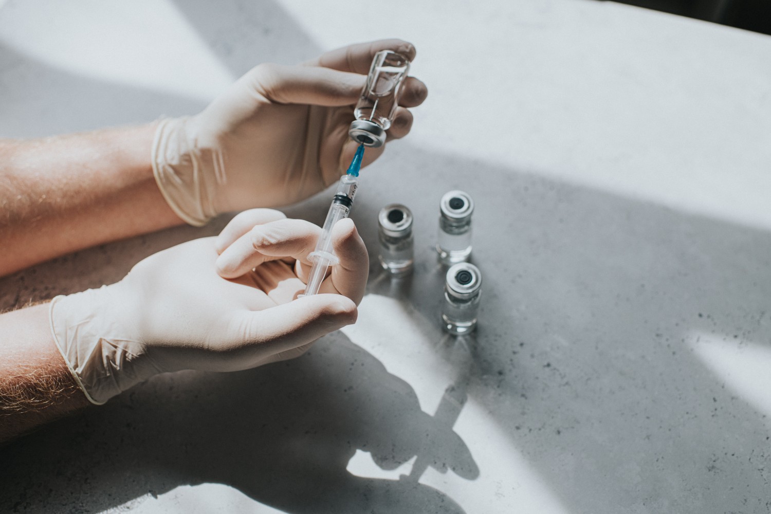Syringe preparing injection