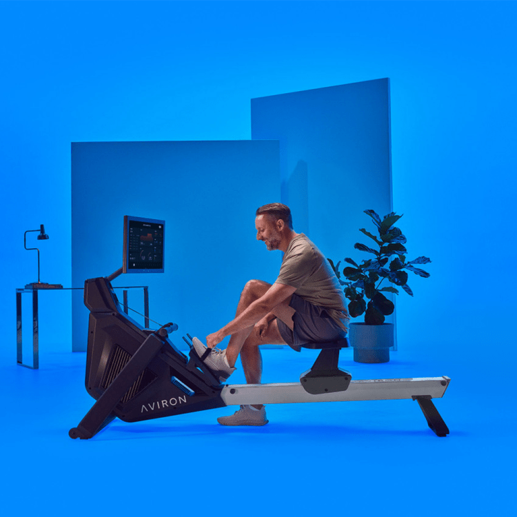 Aviron at-home fitness equipment