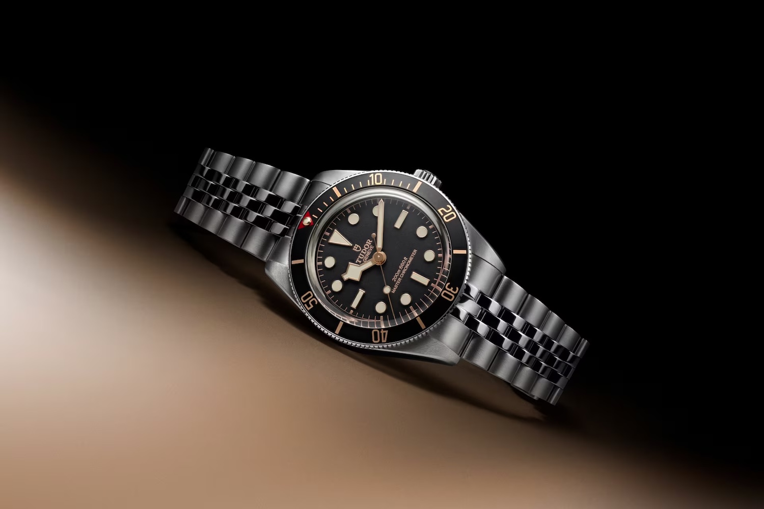 Tudor gilt dial