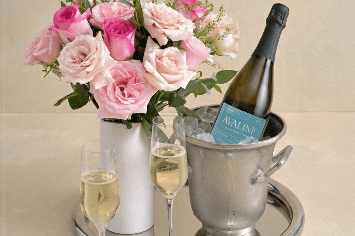 <strong>Urbanstems The Petals & Prosecco</strong>