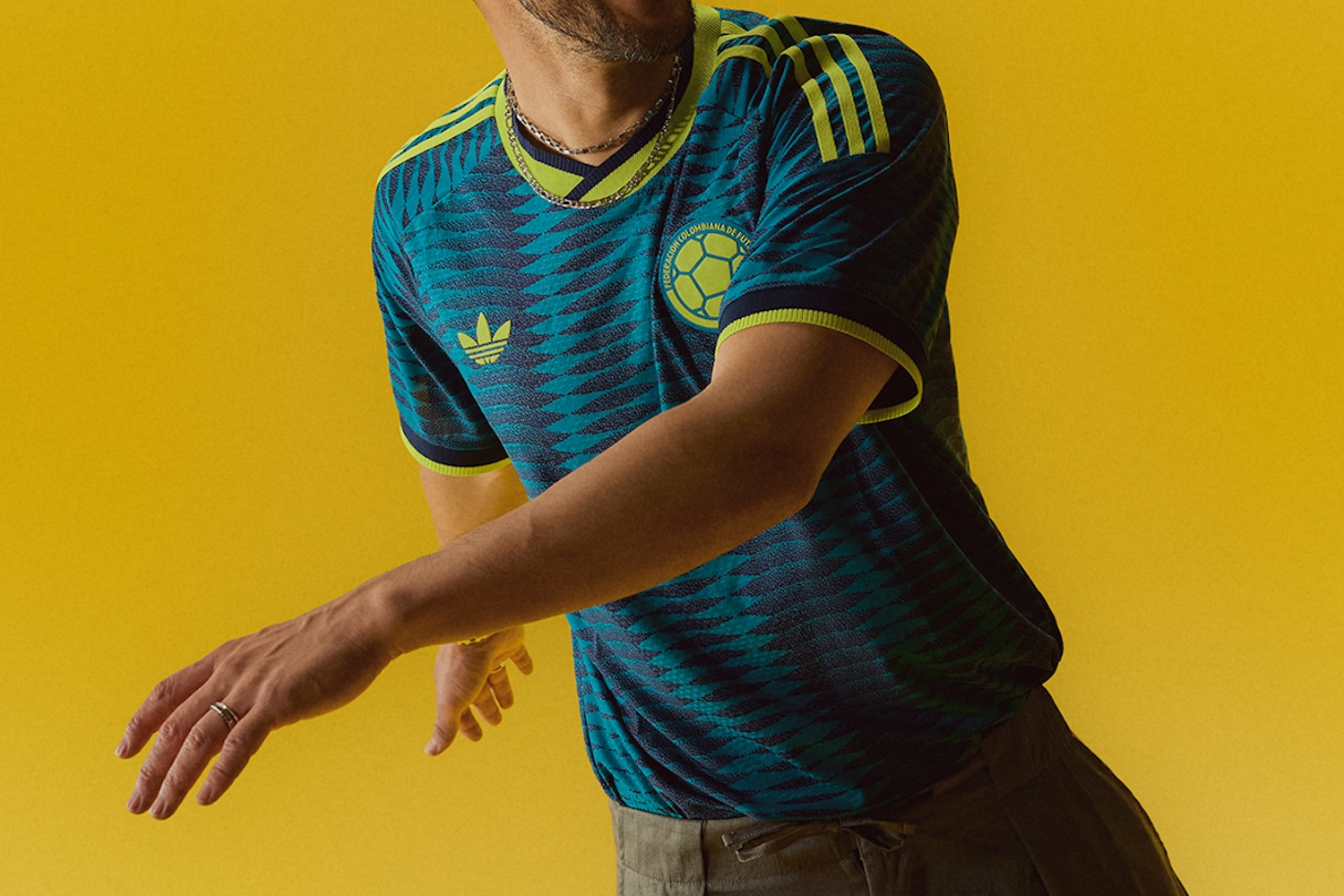 Colombia away kit