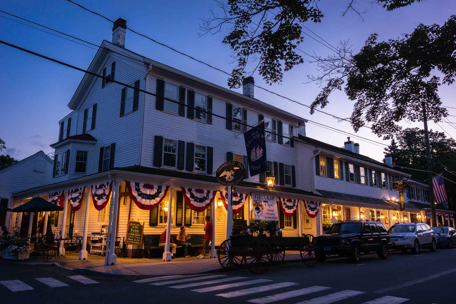 Griswold Inn in Connecticut at dusk