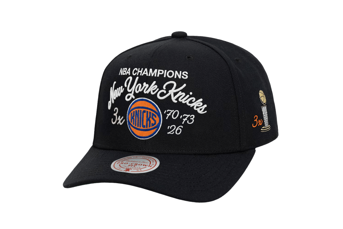 Mitchell & Ness New York Knicks Black Three-Time NBA Finals Champions Script Pro Snapback Hat