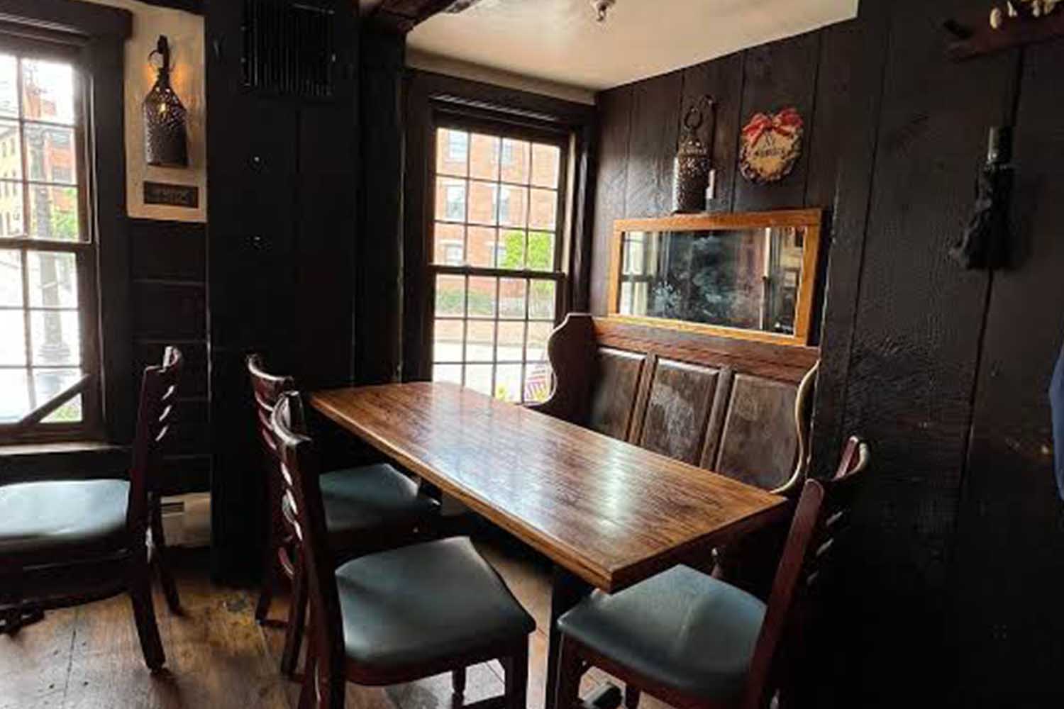 Warren Tavern